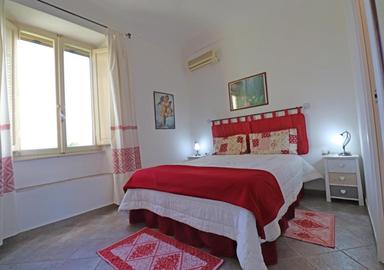 Murphy Holiday Home - Mongiardino 01 La Maddalena  Ngoại thất bức ảnh